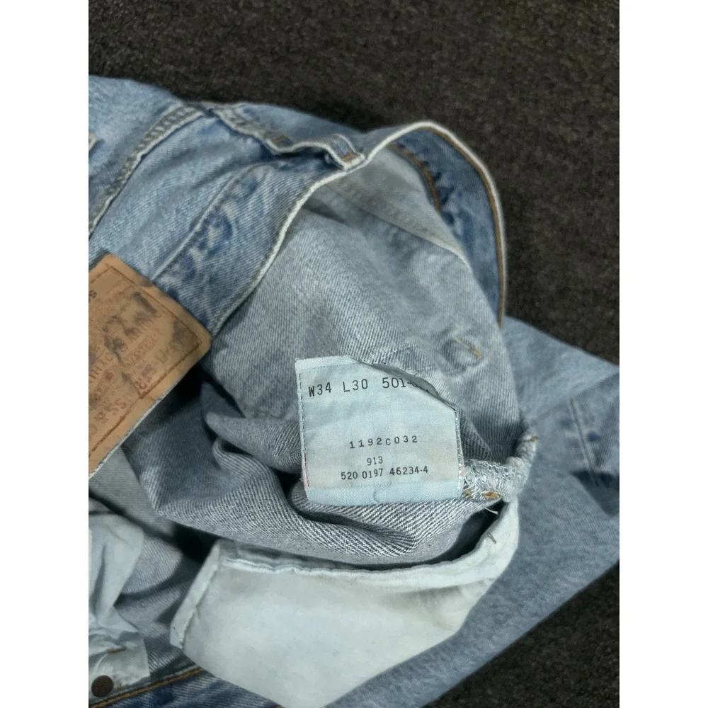 Vintage Levi's 501 Jeans Men's 34x30 Blue Denim Made In USA 90s Button Fly